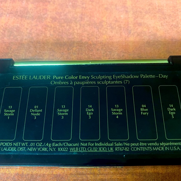 ESTEE LAUDER EYESHADOW PALETTE- PURE ENVY SCULPTING. ORIGINAL FROM USA. - Picture 2 of 2